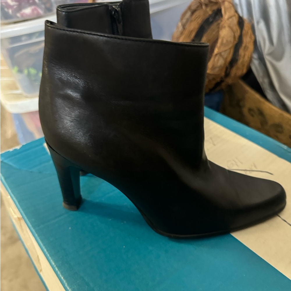 Black boots, nine West size 5 1/2